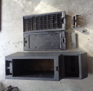 1987-1995 Nissan Pickup D21 Hardbody Center Console Armrest Grey OEM For Parts - Picture 1 of 7