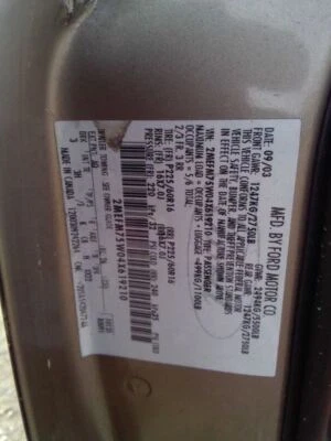 Radiator Fits 03-05 CROWN VICTORIA 1301717 - Imagem 1 de 4