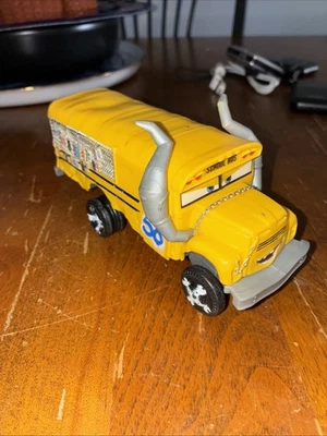 Disney Pixar Cars 3 Chomp & Chase Miss Fritter Demo Derby 6" Figura Autobús Foto 1 de 2