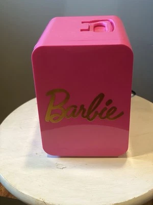 Mini nevera termoeléctrica Barbie Hot Pink 6 latas 4 litros Foto 1 de 4