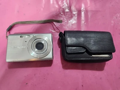 Casio Exilim EX-Z60 6.0MP Digital Camera Silver with Battery No Charger (WORKS) - Image 1 of 4