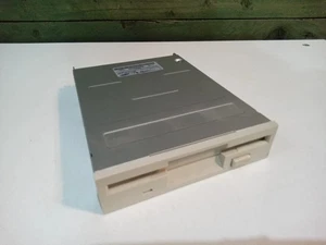Samsung 3.5" 1.44 MB internal Floppy Disk Drive - SFD-321B - Picture 1 of 2