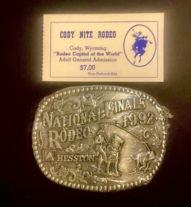 Hebilla de cinturón de rodeo 1992 de las finales nacionales de Hesston serie conmemorativa - Imagen 1 de 4