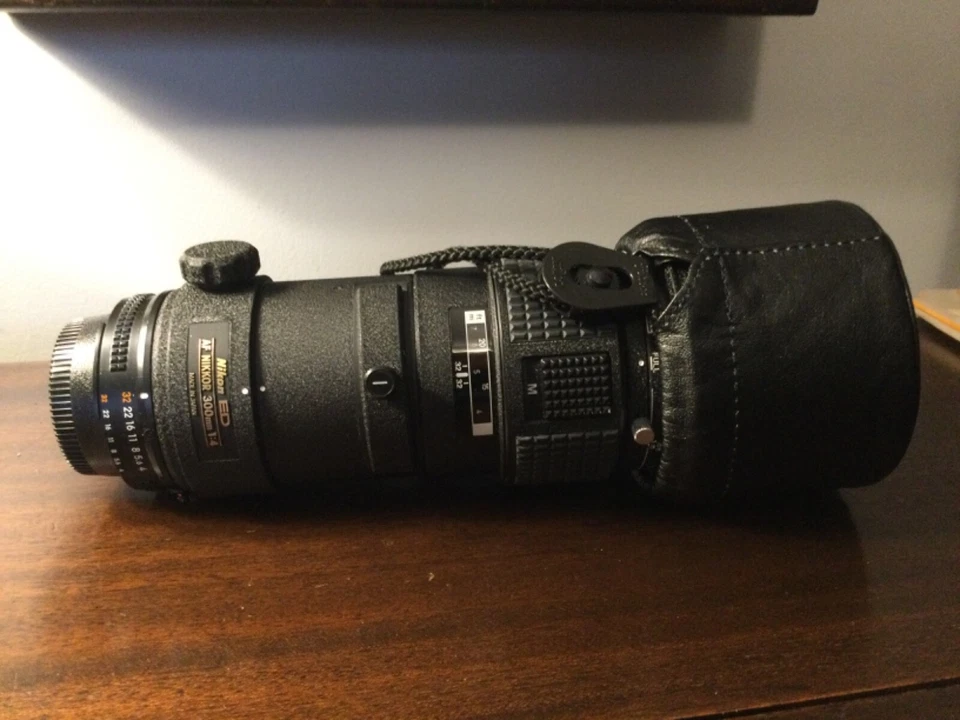 Nikon NIKKOR 300mm f/4 ED Lens LITELY USED - Image 1 of 4