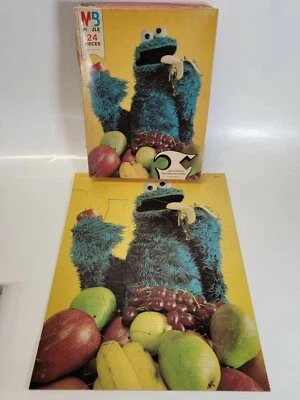VINTAGE 1977 MB SESAME STREET MUPPETS 24 PIECE PUZZLE COOKIE MONSTER COMPLETE - Image 1 of 4
