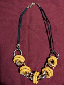 Modische Halskette gelbgoldfarben mit Kunstlederarmband - Bild 1 von 3