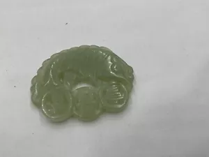 Ciondolo pesce giada intagliato a mano vintage - Foto 1 di 5