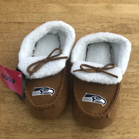 Youth XL (7/8) Seattle Seahawks moccasin slippers NFL NWT Cover