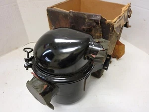Vintage Willys M38A1 Military Jeep G758 M38A1 Air Cleaner Oil Bath NOS - Bild 1 von 3