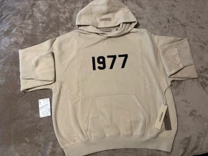 NEW Fear of God Essentials Hoodie Wheat Size Medium 100% Authentic ✅ - Picture 1 of 9