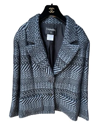 Auténtica chaqueta Chanel 100 % lana exterior/100 % seda forrada talla 42 (M) Foto 1 de 4