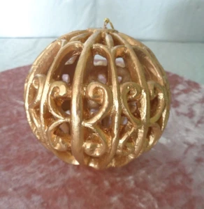 Pier 1 - Decorative Gold Ball - Christmas / Holiday Ornament - New - Bild 1 von 2