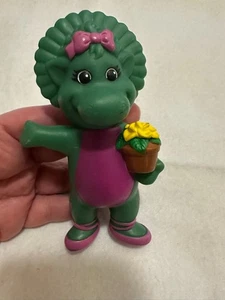 Hasbro 1997 Barney & Friends Baby Bop Figura Vaso di Fiori Giallo 5" - Foto 1 di 6