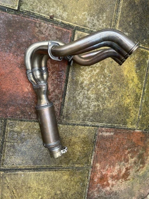 Kawasaki Ninja ZX-6R ZX636 2024 802 miles exhaust manifold downpipes - Image 1 of 4