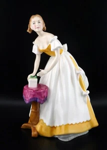 Royal Doulton Fine Bone China Figure ~ HN3095 ~ Happy Birthday - Picture 1 of 4