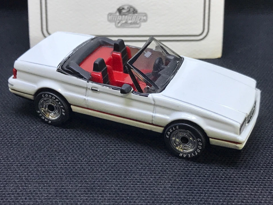 Matchbox ULTRA Cadillac Allante con certificado - escala coleccionable 1:60 Foto 1 de 4