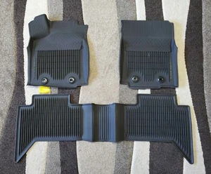 2018-2023 TOYOTA TACOMA D-CAB All Weather Floor Mats OEM Black Letters Edition - Foto 1 di 7