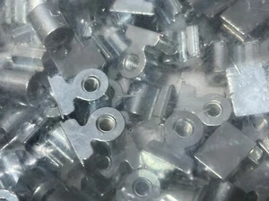 Penn Engineering PEM 6-32 Right Angle Clinch Nut RAS632-10-10ZI (Lot of 50) - Picture 1 of 4