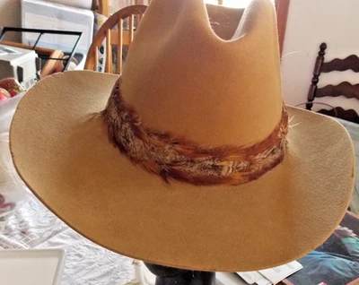Sombrero de Vaquero Western Batsakes Bros Miller EE. UU. Lana Bronceada con Banda de Plumas Foto 1 de 4