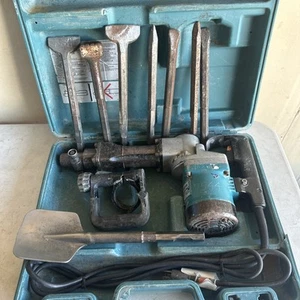 Makita HM1211B Martello demolitore, esagonale 3/4", 10A, 2000BPM e punte usato - Foto 1 di 10