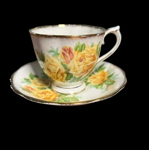 Vintage Royal Albert Yellow Tea Rose Footed Cup & Saucer Bone China Made in Engl - Picture 1 of 12