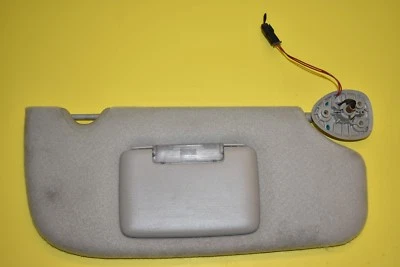 Parasol GMC Envoy 05 lado derecho del pasajero OEM gris Foto 1 de 4