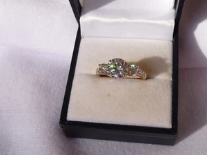 Stunning 9ct Gold 375 Trilogy Ring Brilliant Cut CZ Size M/6.5 - Picture 1 of 20
