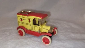 Vintage Ertl Replica Ford 1913 Model T Truck Diecast Shop Rite Supermarket - Picture 1 of 6