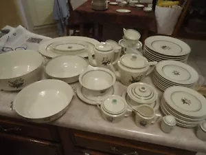 58 Pieces Royal Copenhagen Quaking Grass 8 Pl. Settings Plus - Picture 1 of 13