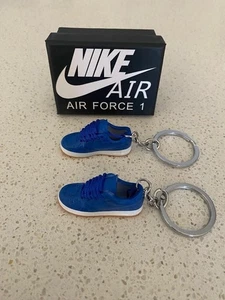 NIKE AF1 LOW-(CLOT BLUE SILK)-1/6 SCALE 3D SNEAKERS KEYCHAIN SET WITH BOX - Imagen 1 de 3