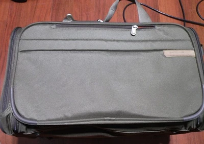 Briggs & Riley Duffle Bag Travel Weekender Ballistic Nylon Olive 16 Inch - Image 1 of 4