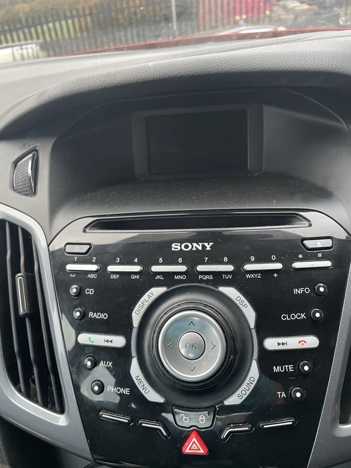 FORD FOCUS MK3 (C346) 2013 SONY STEREO UNIT WITH DISPLAY SCREEN 2277321 - Image 1 of 1
