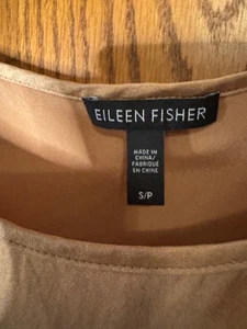 Camisola de seda Eileen Fisher bronceada elástica talla S/P pequeña correas ajustables - Imagen 1 de 7