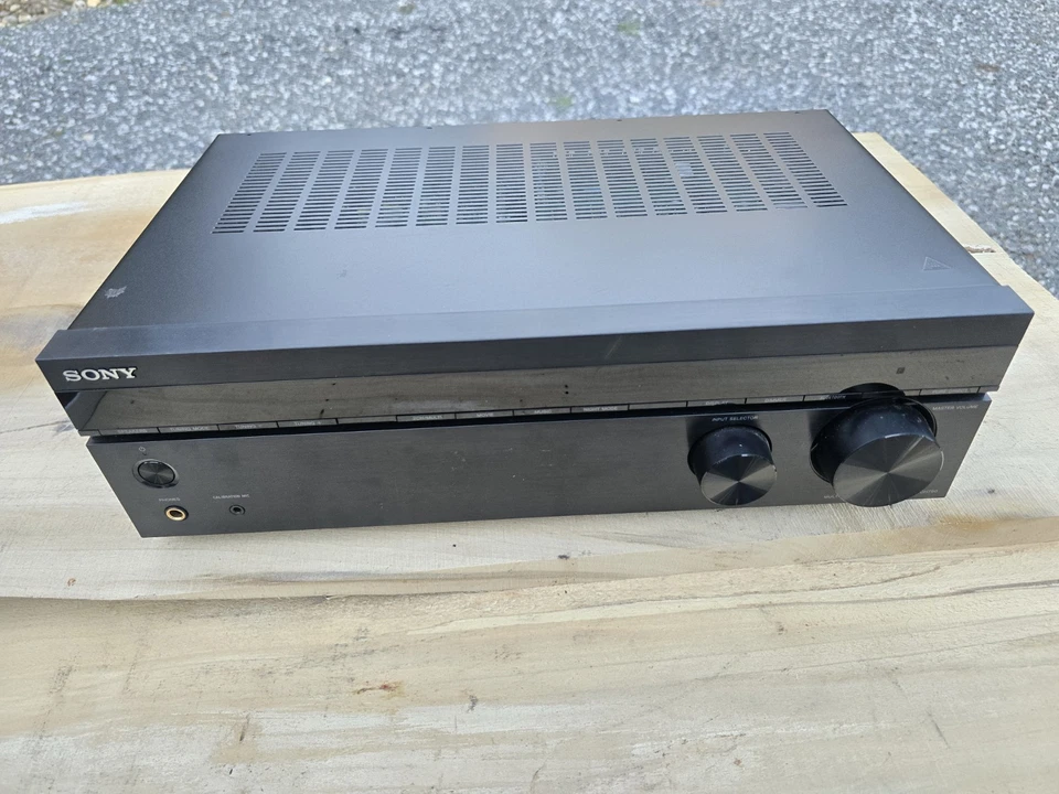 SONY STR-DH750 7.2 CHANNEL FULL 4K HD A/V AUDIO VIDEO RECEIVER No Remote  - Image 1 of 4