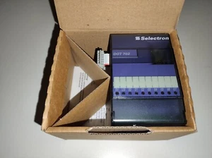 Selectron MAS Output Modul 8DO / DOT 702 / DOT 702 / 44120011 / new - Bild 1 von 3
