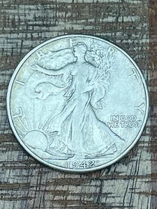 1942-D 50c Walking Liberty Half Dollar - Picture 1 of 2
