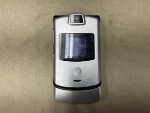 Motorola RAZR V3m Flip Bluetooth MP4 videoMobile Phone - Picture 1 of 4