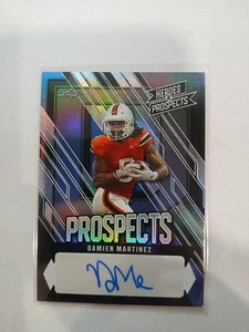 2024 Leaf Heroes & Prospects - Prospect Autographs Damien Martinez #AP-DM1 Blue - Bild 1 von 2