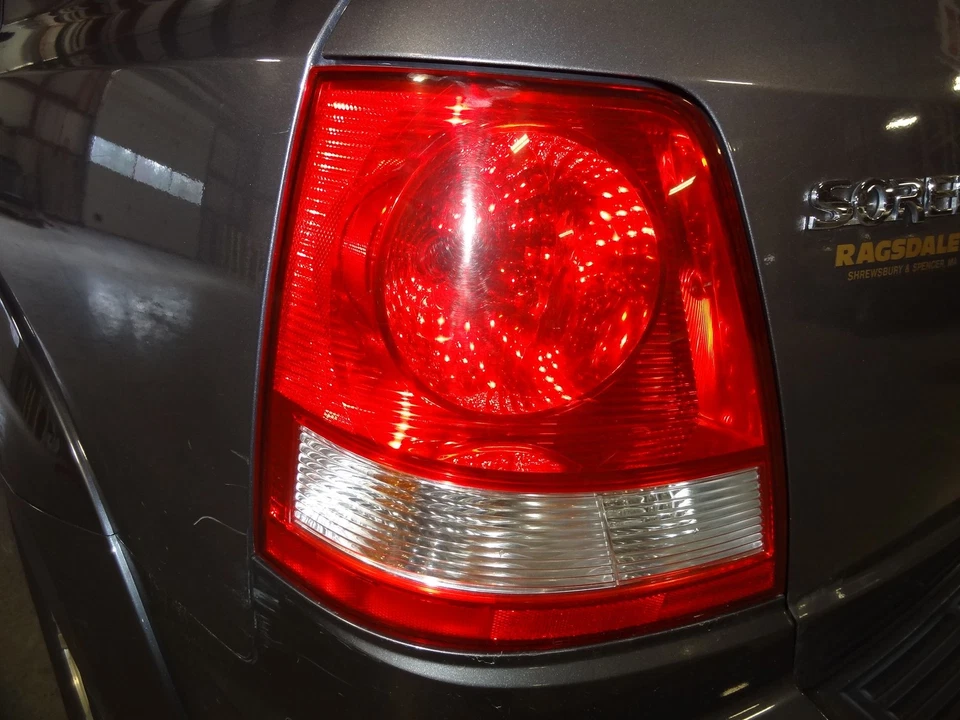 LUZ TRASERA IZQUIERDA CONDUCTOR FABRICANTE DE EQUIPOS ORIGINALES KIA SORENTO 2006 Foto 1 de 1