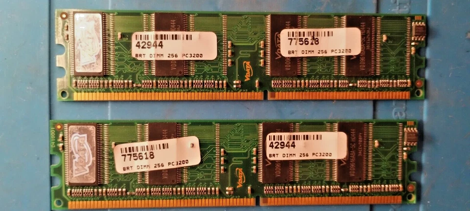 2 x memorie dimm 256 MB PC3200 - Immagine 1 di 1