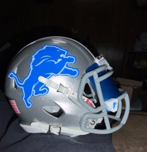 Mini casco de fútbol americano personalizado Detroit Lions con visor - Imagen 1 de 4