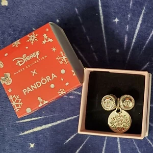 2021 Set di ciondoli Disney Parks Pandora Vacanze Natale Happy Holly Days - Foto 1 di 4