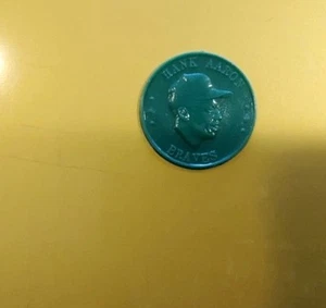 1969 Hank Aaron Milwaukee Braves Plastic Coin - Picture 1 of 2