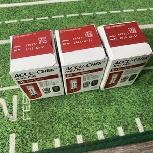 3 tiras reactivas de glucosa en sangre Accu-Chek Aviva Plus incluidas (150 en total) - 50 unidades - Imagen 1 de 10