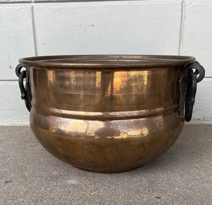 Copper Pot Antique. Hand Hammered. Wrought Iron Handles. 9"H x 14"Diameter - Picture 1 of 5