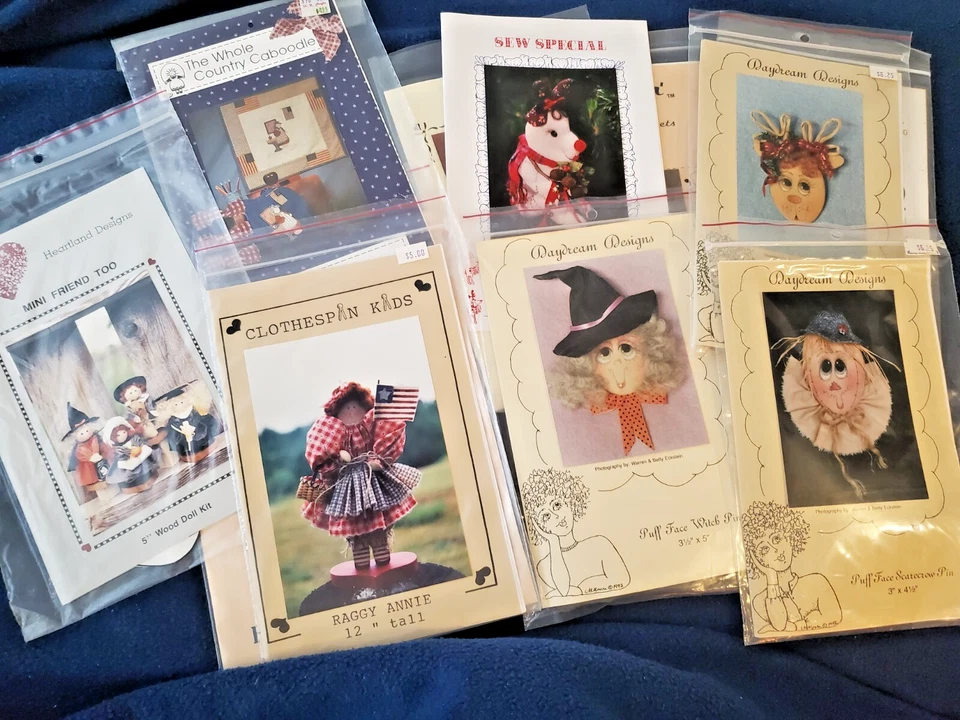 Lot (11) New JULY 4TH, HALLOWEEN, CHRISTMAS Sewing & Painting Craft Patterns Kit - Image 1 of 4
