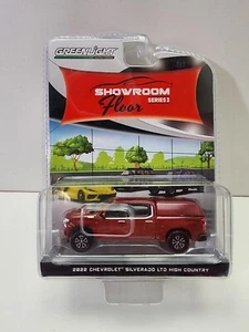 Chevrolet Silverado LTD 2022 High Country rojo sala de exposición luz verde fundido a presión 1:64 - Imagen 1 de 5