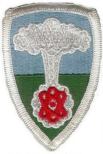 PARCHE DE LA AGENCIA ATÓMICA DE DEFENSA DEL EJÉRCITO DE ESTADOS UNIDOS/AGENCIA DE ARMAS ESPECIALES DEL EJÉRCITO - A TODO COLOR - Imagen 1 de 1