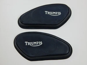 82-1605 82-1606 TRIUMPH UK MADE KNEE PAD SET OEM T100 T120 TR6 1956-65 T100SC  - Picture 1 of 3