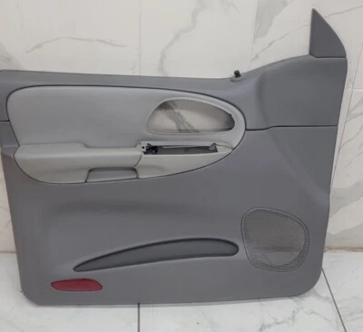 🔥02-09 CHEVY TRAILBLAZER Door Panel  Front LEFT Driver armrest GRAY - silver D8 - Image 1 of 4